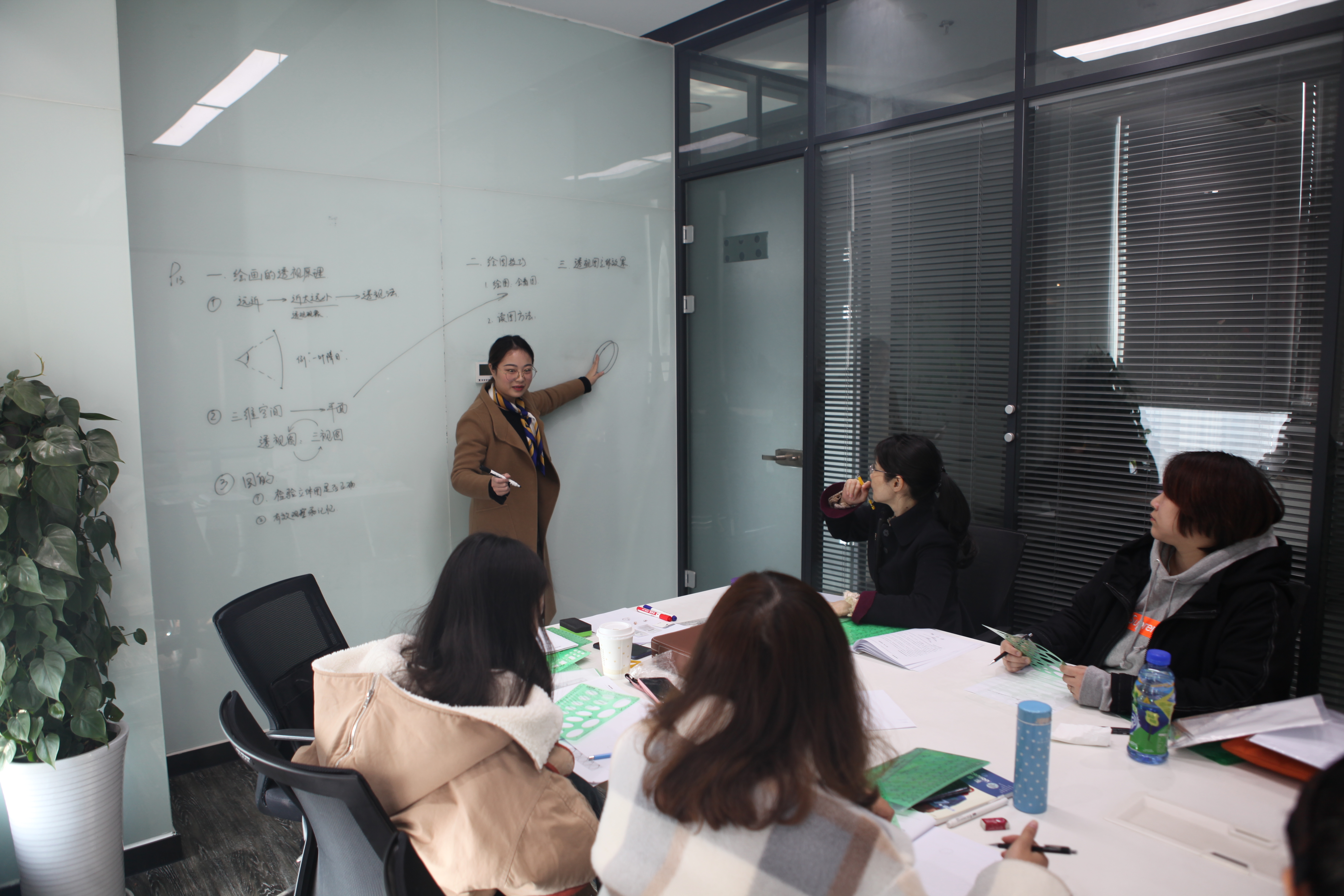 珠宝手绘设计进阶课程（42学时）